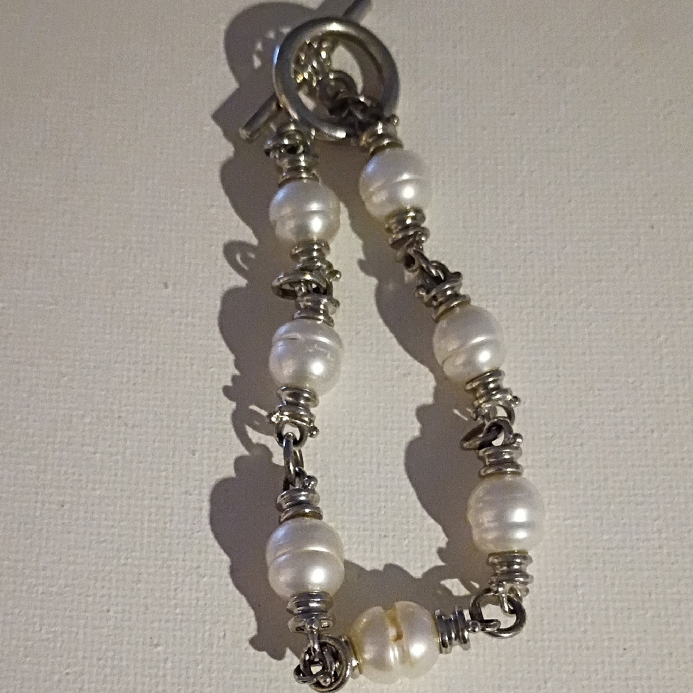 Elegant Silver and White Pearl Bracelet